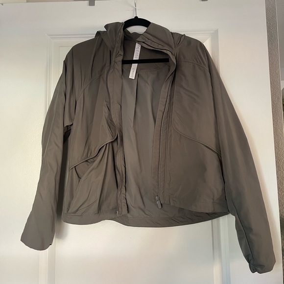 Lululemon Always Effortless Jacket - Picture 3 of 9